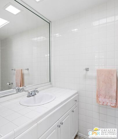 2450 Camino Vida, Palm Springs, CA 92264