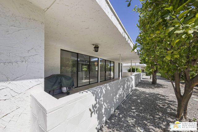 2450 Camino Vida, Palm Springs, CA 92264