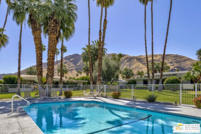 2450 Camino Vida, Palm Springs, CA 92264