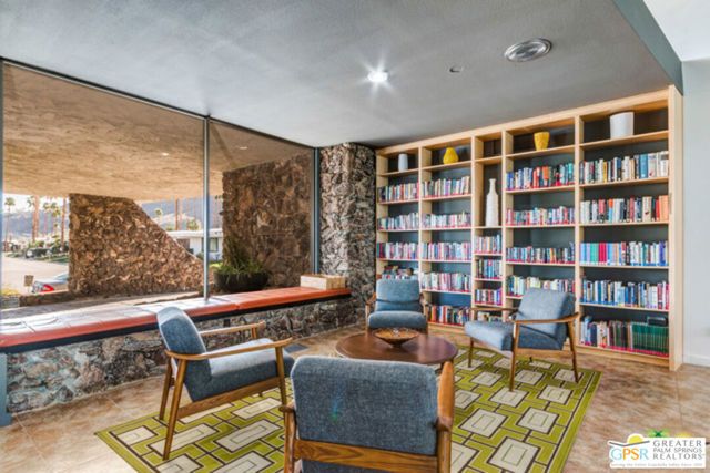 2450 Camino Vida, Palm Springs, CA 92264