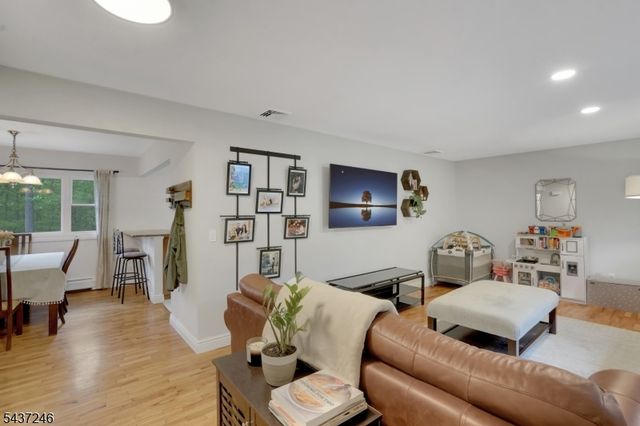 31 Fieldstone Dr, Ringwood Boro, NJ 07456