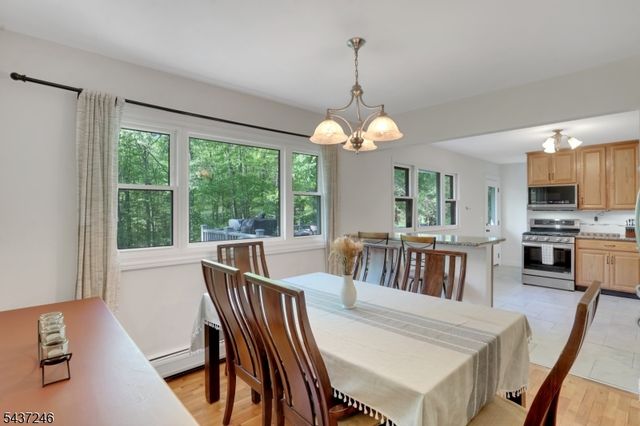 31 Fieldstone Dr, Ringwood Boro, NJ 07456