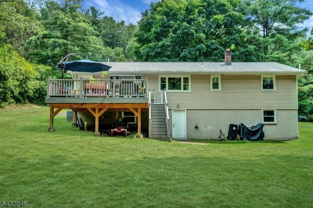 31 Fieldstone Dr, Ringwood Boro, NJ 07456