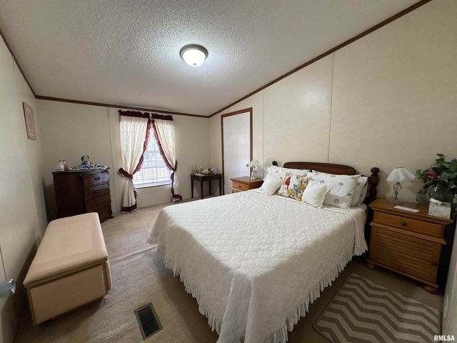 3920 Herrin Road, Carterville, IL 62918