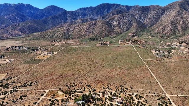 121 Juniper Hills, Juniper Hills, CA 93543