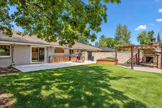 500 N Monaco Street Parkway, Denver, CO 80220