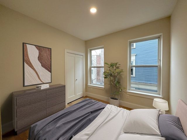 12 Arnold Circle 6, Cambridge, MA 02139