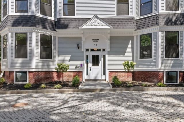 12 Arnold Circle 6, Cambridge, MA 02139