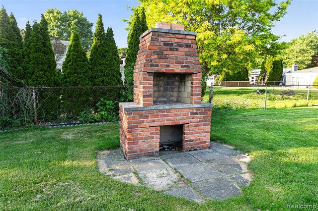 25100 Melody Street, Taylor, MI 48180