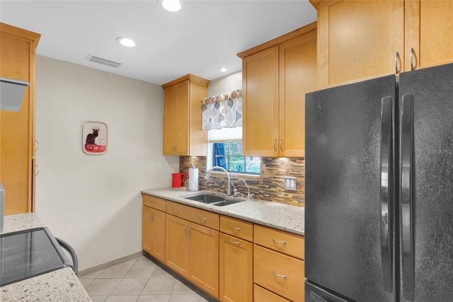 500 NEWELL HILL RD 110D, Leesburg, FL 34748