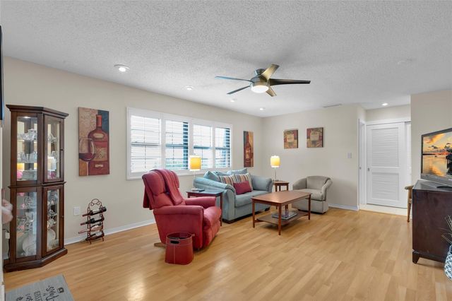 500 NEWELL HILL RD 110D, Leesburg, FL 34748