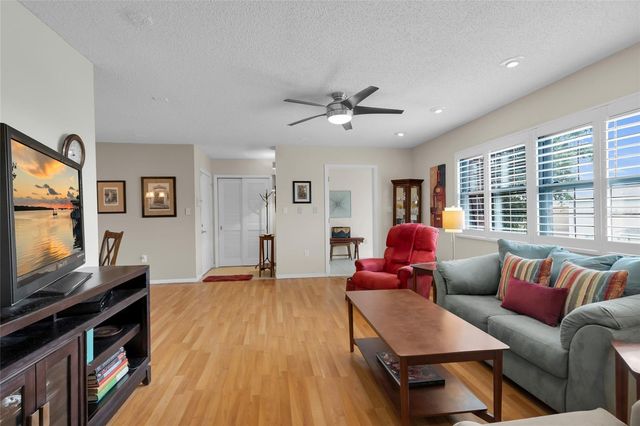 500 NEWELL HILL RD 110D, Leesburg, FL 34748