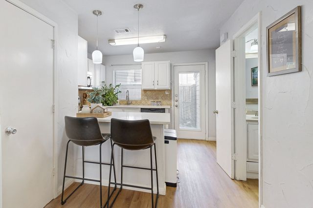 617 Carriagehouse Lane 3, Garland, TX 75040