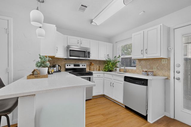 617 Carriagehouse Lane 3, Garland, TX 75040
