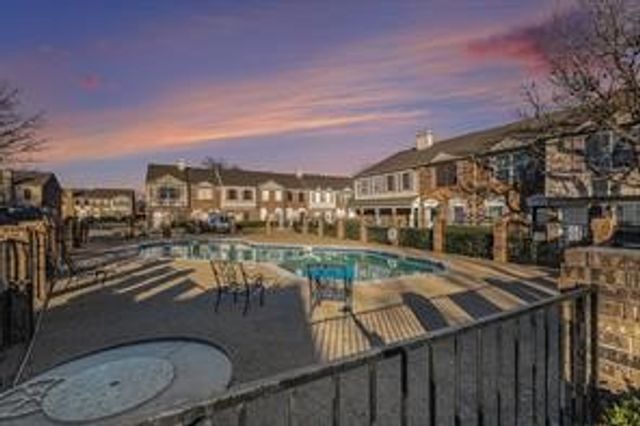 617 Carriagehouse Lane 3, Garland, TX 75040