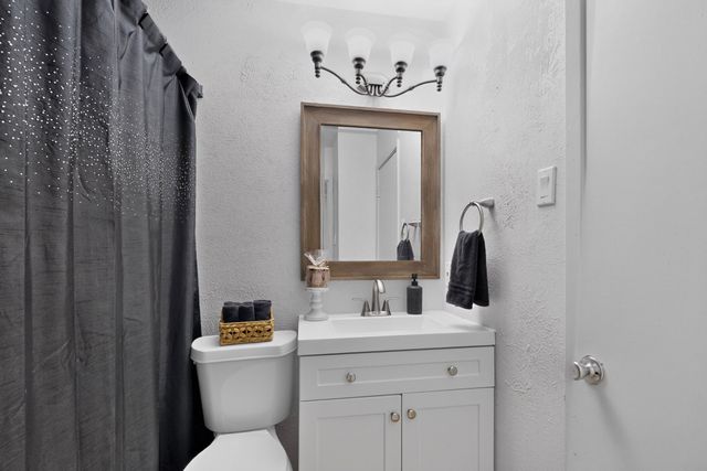 617 Carriagehouse Lane 3, Garland, TX 75040
