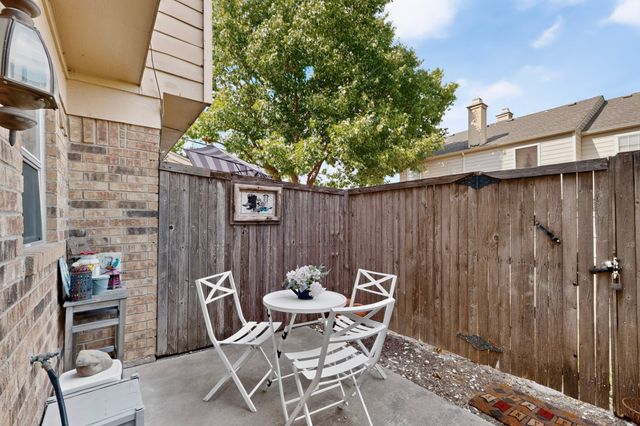 617 Carriagehouse Lane 3, Garland, TX 75040