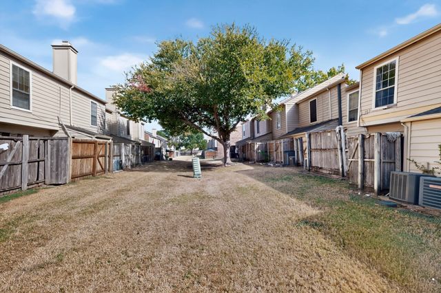 617 Carriagehouse Lane 3, Garland, TX 75040