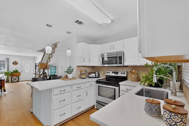 617 Carriagehouse Lane 3, Garland, TX 75040