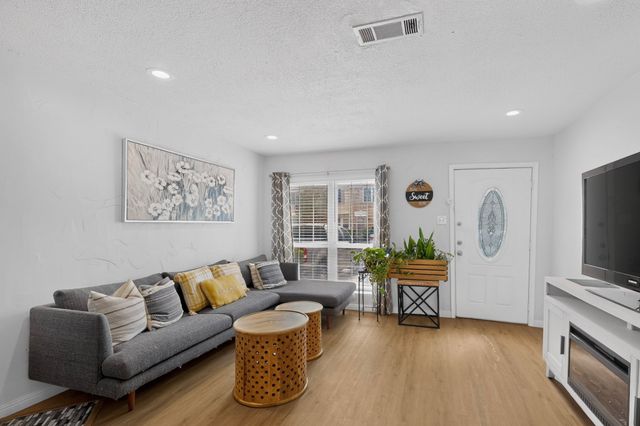 617 Carriagehouse Lane 3, Garland, TX 75040