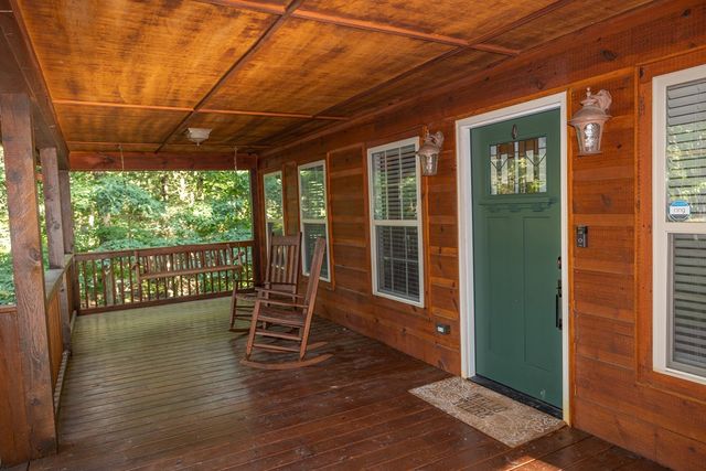 182 Oak Hills Drive, Morganton, GA 30560
