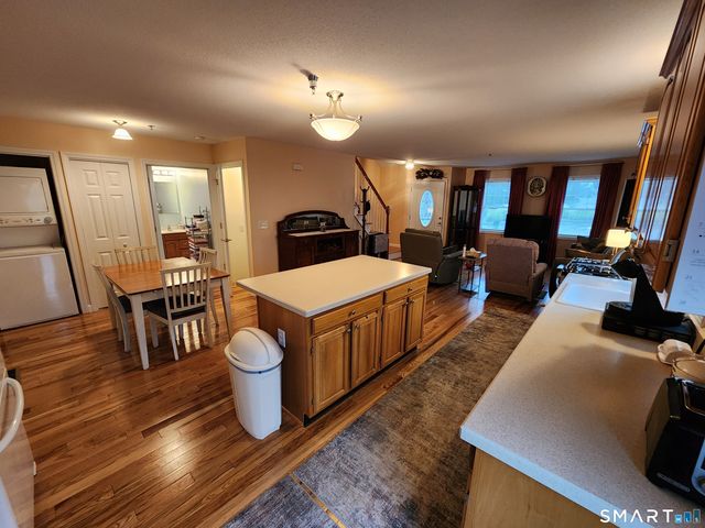 1943 Logans Way, Windsor, CT 06095