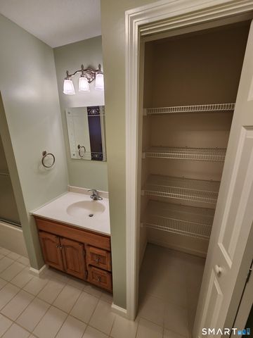 1943 Logans Way, Windsor, CT 06095