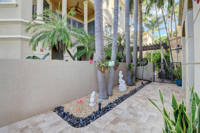 921 Osceola Drive Unit 4, Boca Raton, FL 33432