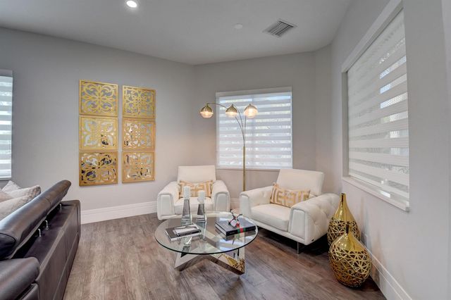 921 Osceola Drive Unit 4, Boca Raton, FL 33432