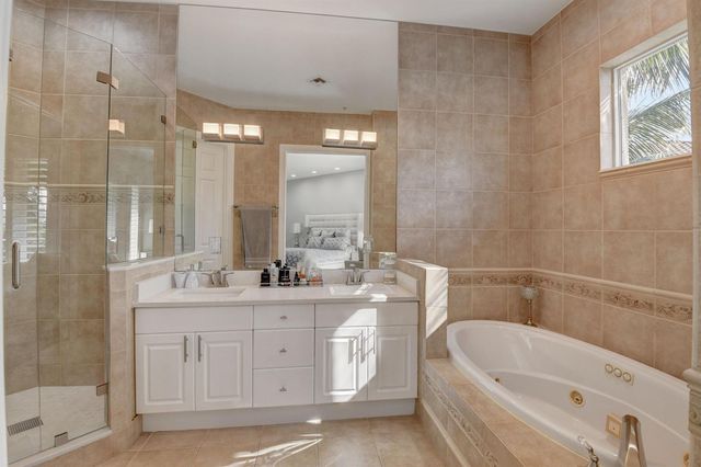 921 Osceola Drive Unit 4, Boca Raton, FL 33432