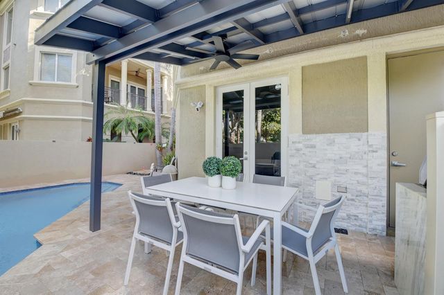 921 Osceola Drive Unit 4, Boca Raton, FL 33432