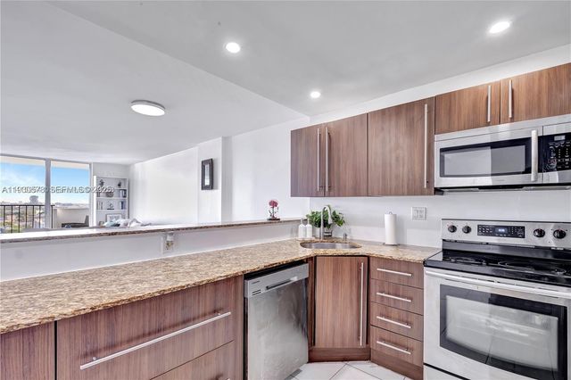 2780 NE 183rd St 2011, Aventura, FL 33160