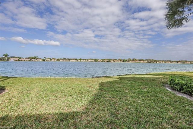 2611 Citrus Lake DR # C105, Naples, FL 34109