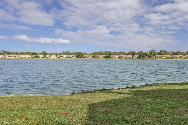 2611 Citrus Lake DR # C105, Naples, FL 34109