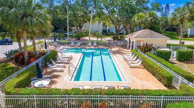 2611 Citrus Lake DR # C105, Naples, FL 34109