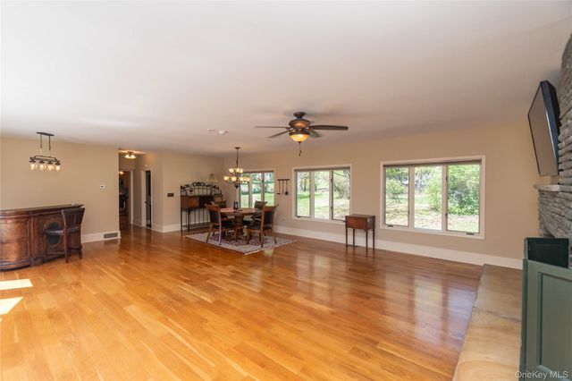 571 Route 17M, Middletown, NY 10940