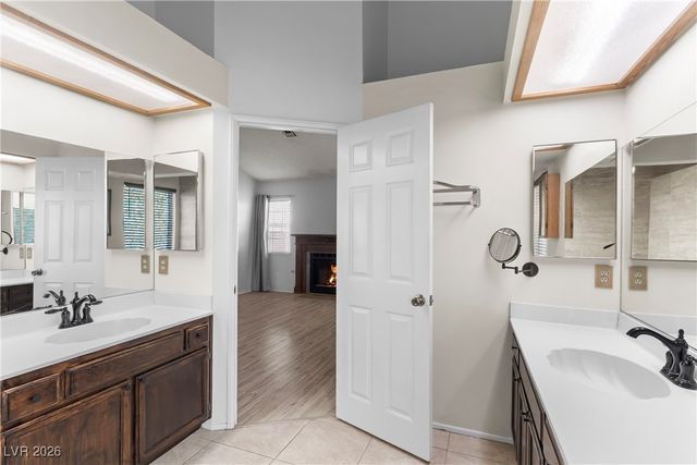 2324 Collanade Court, Las Vegas, NV 89128