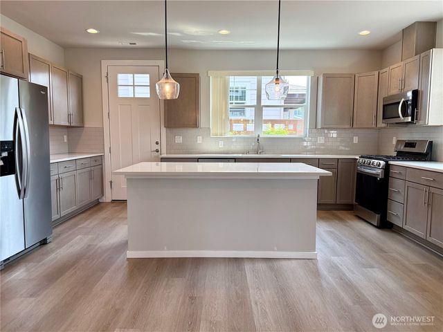 10044 5th Avenue SW, Seattle, WA 98146