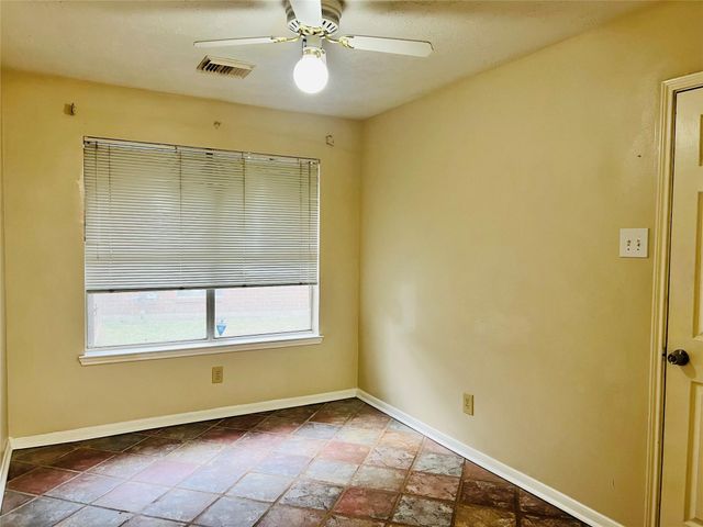 8239 Squires Place Drive, Houston, TX 77083