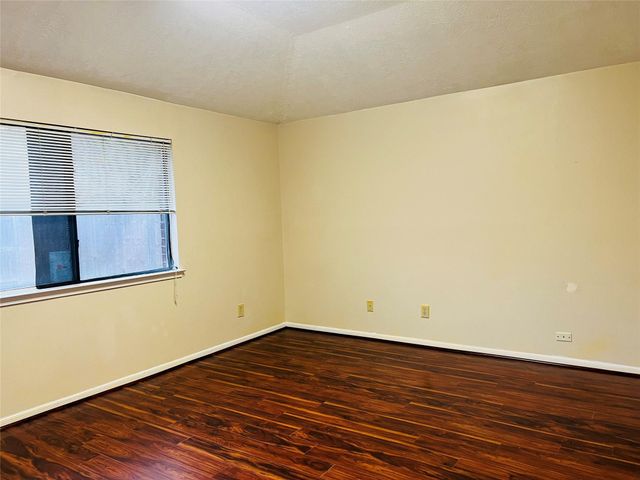 8239 Squires Place Drive, Houston, TX 77083