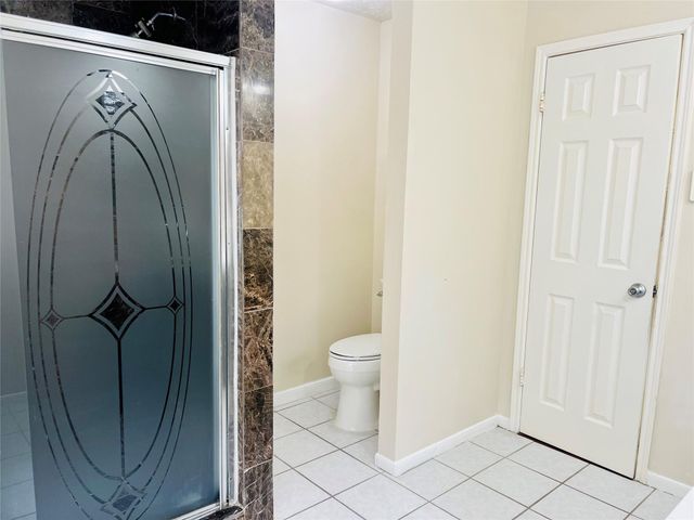 8239 Squires Place Drive, Houston, TX 77083