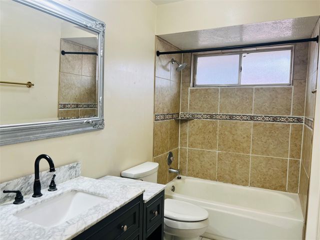 8239 Squires Place Drive, Houston, TX 77083