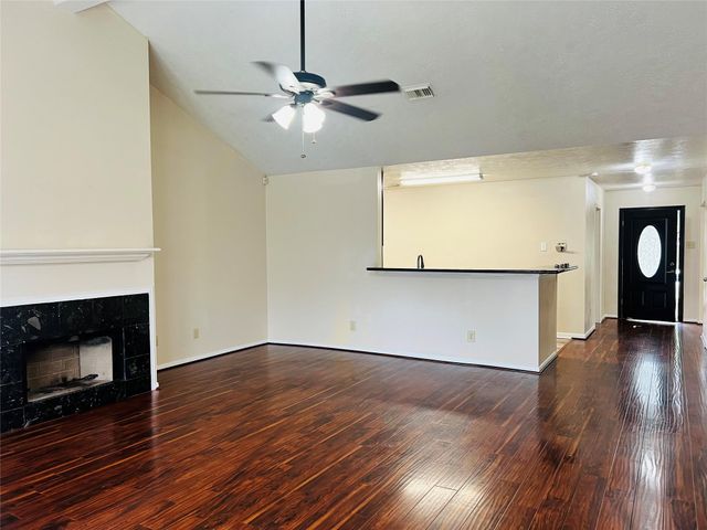 8239 Squires Place Drive, Houston, TX 77083