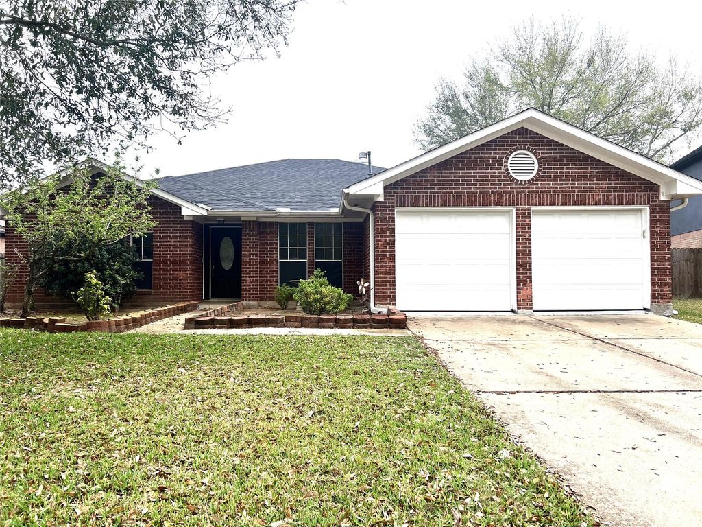 8239 Squires Place Drive, Houston, TX 77083