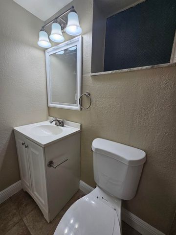 1700 N Congress Avenue 104, West Palm Beach, FL 33401