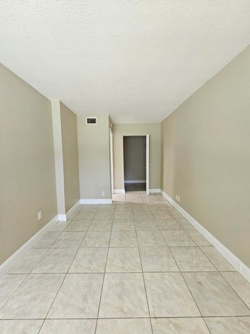 1700 N Congress Avenue 104, West Palm Beach, FL 33401