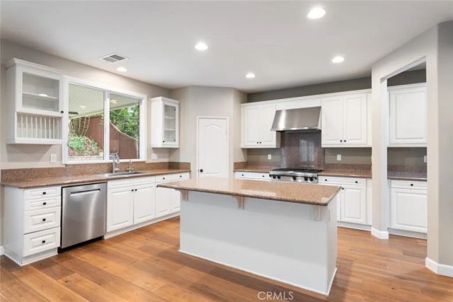 45000 Vine Cliff, Temecula, CA 92592