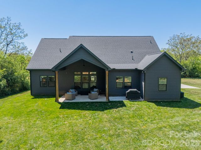 5201 Meadowland Parkway, Monroe, NC 28112