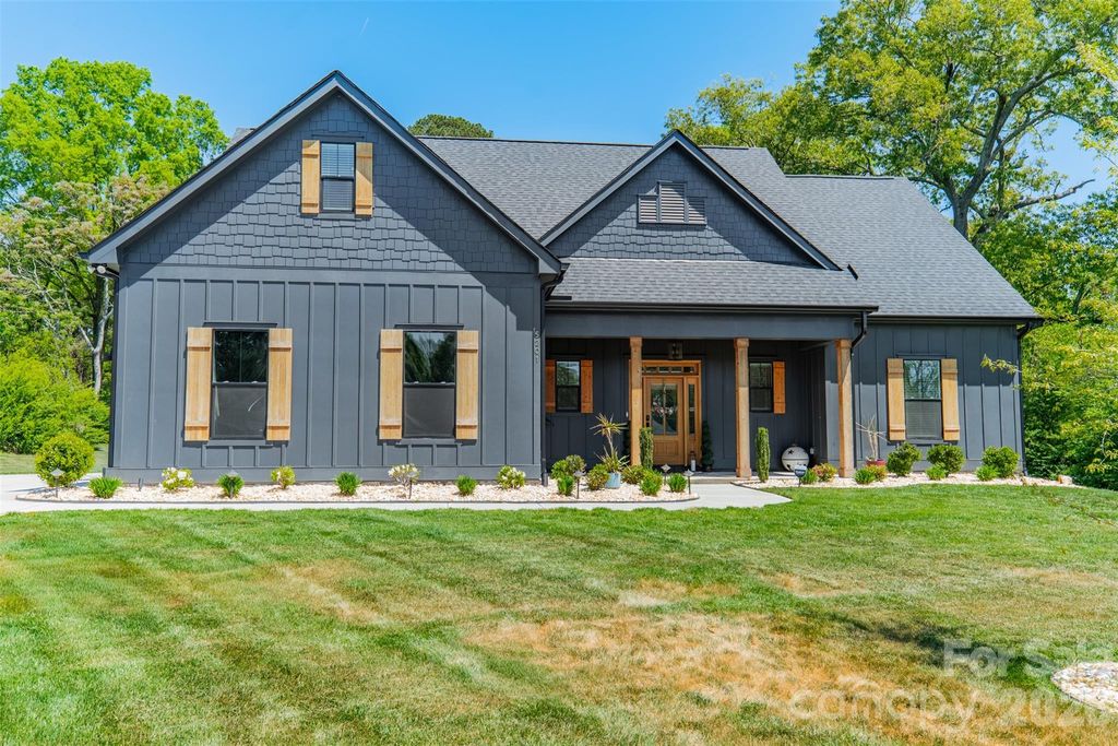 5201 Meadowland Parkway, Monroe, NC 28112