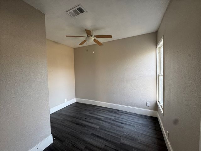 917 W Sears Street, Denison, TX 75020